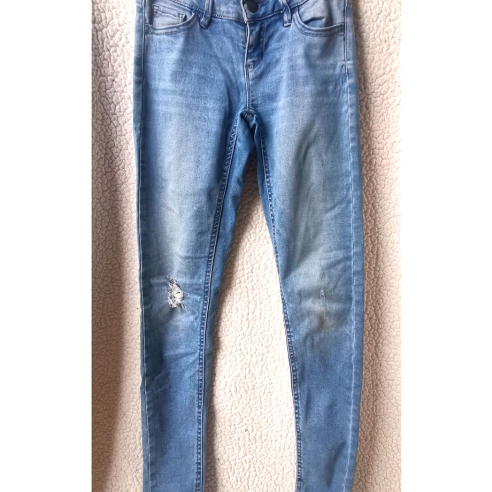 Mid-rise Light Wash Skinny Jeans